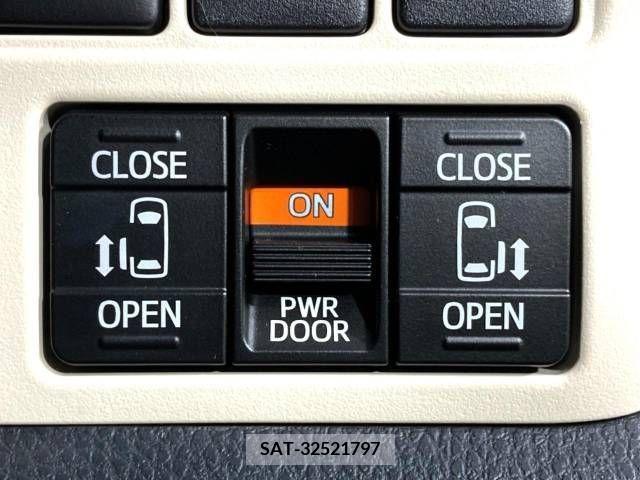 Toyota NOAH 2018-04 279486-5
