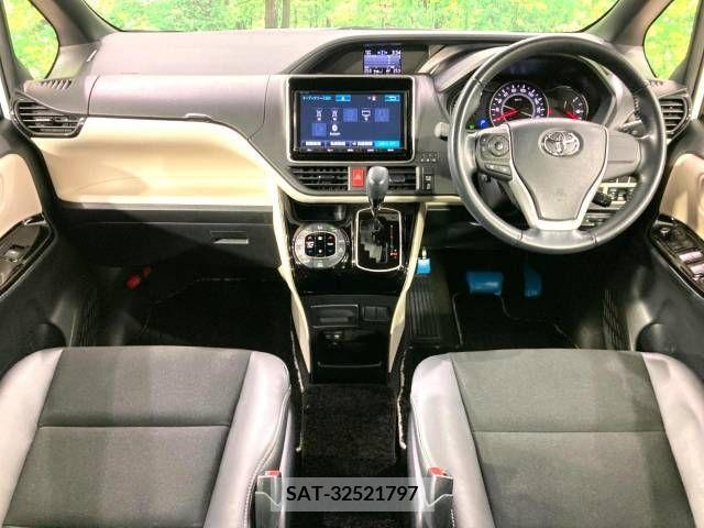Toyota NOAH 2018-04 279486-1