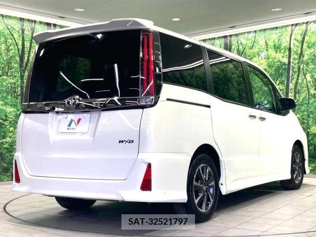 Toyota NOAH 2018-04 279486-17