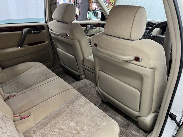 Toyota CROWN ESTATE 2001-02 9691-9