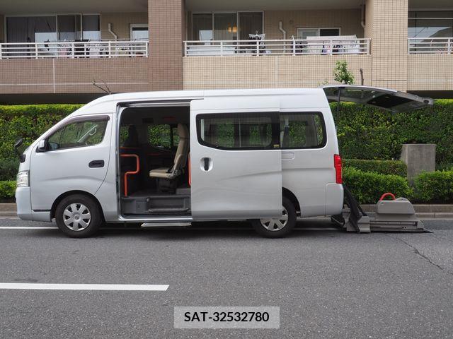 Nissan NV350 Caravan 2014-07 280564-19