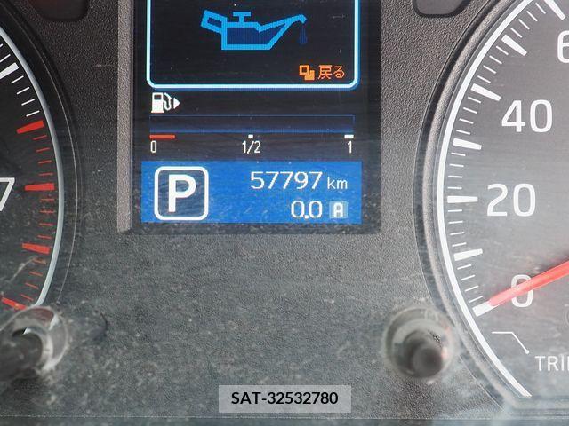 Nissan NV350 Caravan 2014-07 280564-2