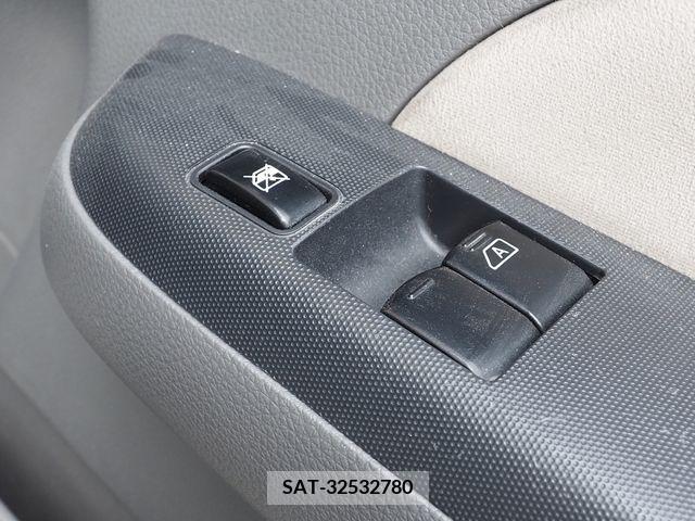 Nissan NV350 Caravan 2014-07 280564-9