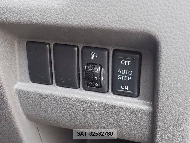 Nissan NV350 Caravan 2014-07 280564-4