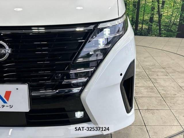 Nissan SERENA 2022-12 332647-12