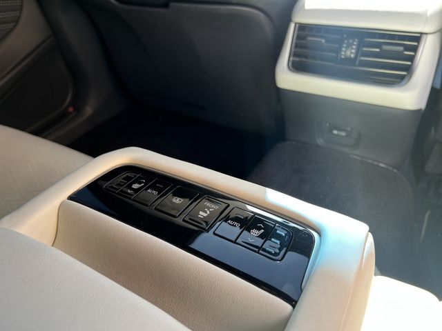 Lexus LS 2020-07 21659-24