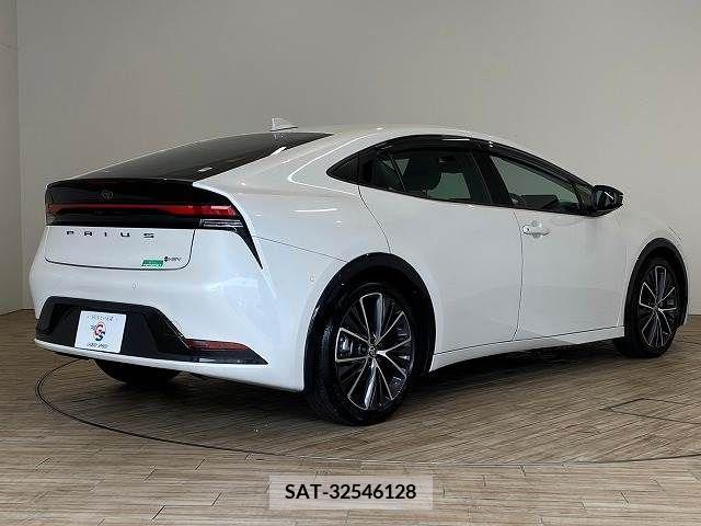 Toyota PRIUS 2023-05 366581-15