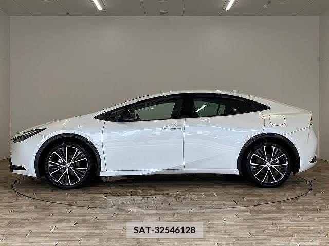 Toyota PRIUS 2023-05 366581-14