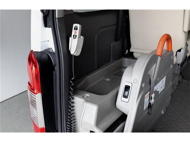 Nissan NV350 Caravan 2017-12 2529-25