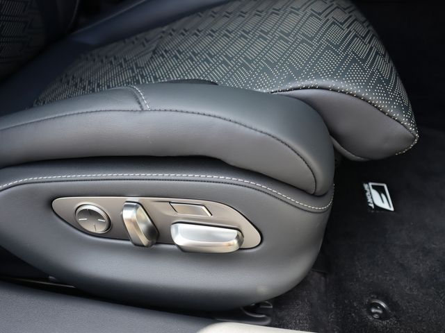 Lexus LS 2021-04 7197-19