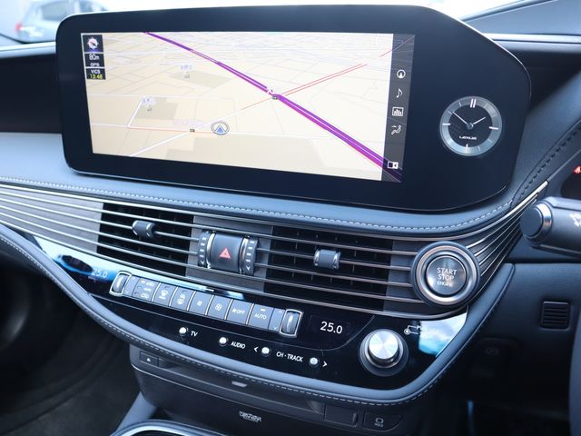 Lexus LS 2021-04 7197-13
