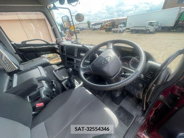 Hino PROFIA 2016-09 282617-9