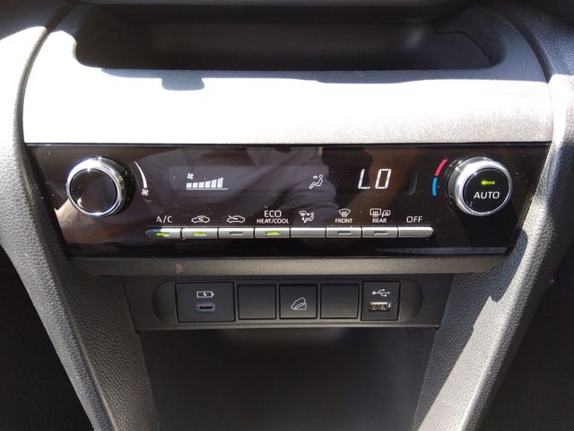 Toyota YARIS CROSS 2022-10 9729-15