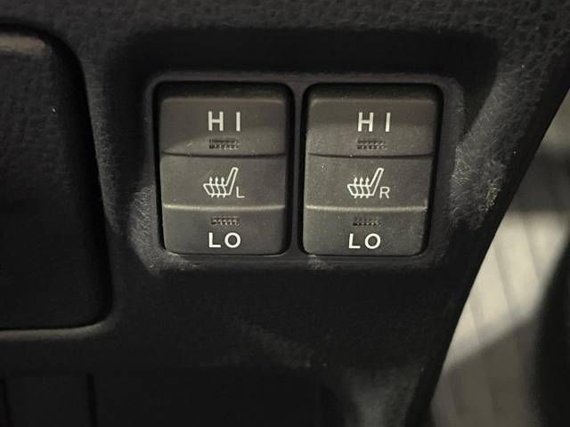 Toyota VOXY HYBRID 2019-01 188293-7