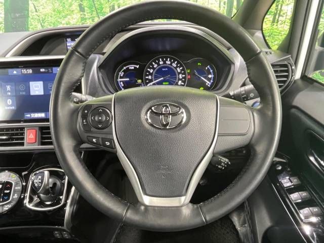 Toyota VOXY HYBRID 2019-01 188293-12