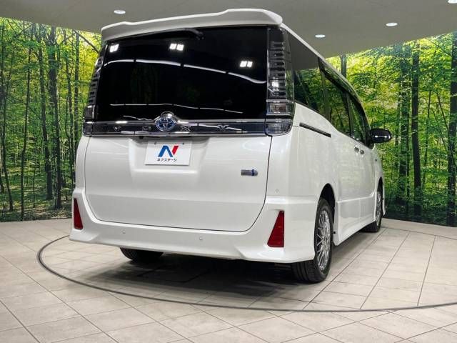 Toyota VOXY HYBRID 2019-01 188293-18