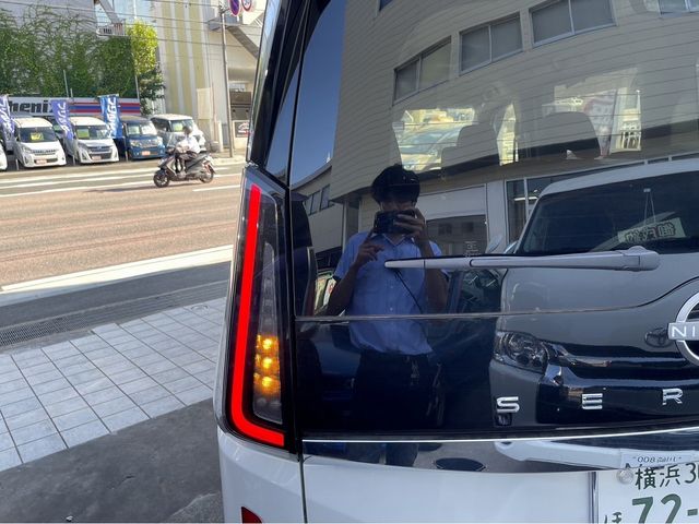 Nissan SERENA 2022-12 180631-7