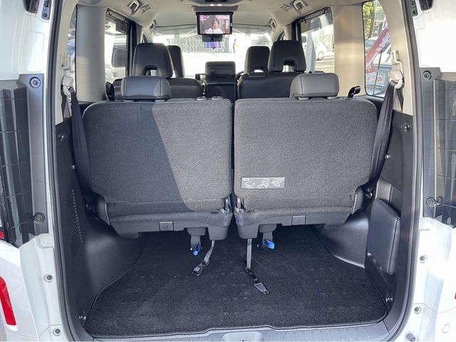 Nissan SERENA 2022-12 180631-11