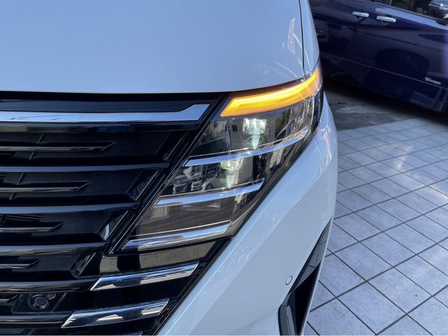 Nissan SERENA 2022-12 180631-8