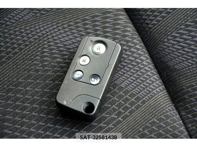 Honda e 2011-06 375002-28