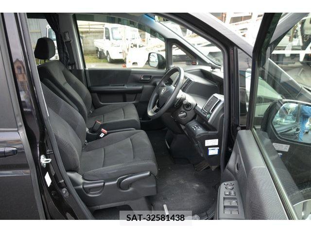 Honda e 2011-06 375002-10