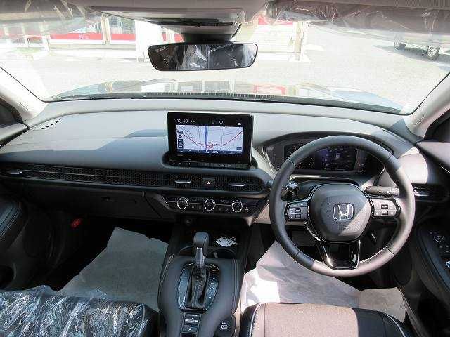 Honda ZR-V 2023-08 27349-1