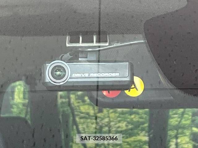Nissan SERENA 2018-06 324954-7