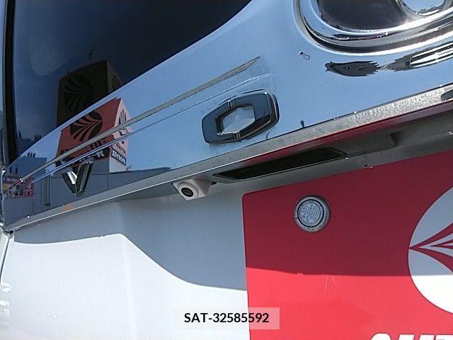 Toyota VOXY 2016-10 386951-21