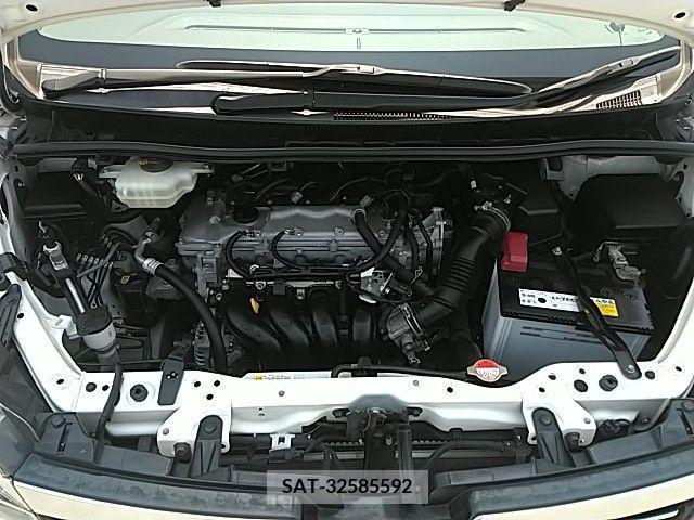 Toyota VOXY 2016-10 386951-19