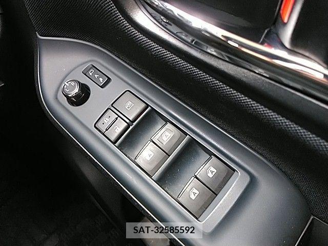 Toyota VOXY 2016-10 386951-12