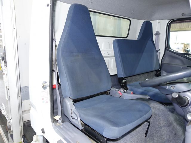 Mitsubishi CANTER 2013-10 17686-12