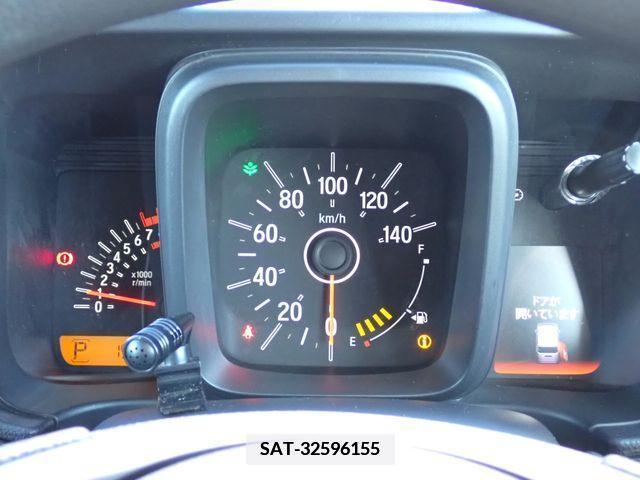 Honda N-VAN 2019-04 334821-11
