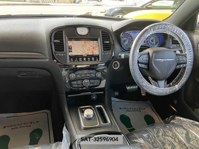 Chrysler 300 2016-02 295013-1