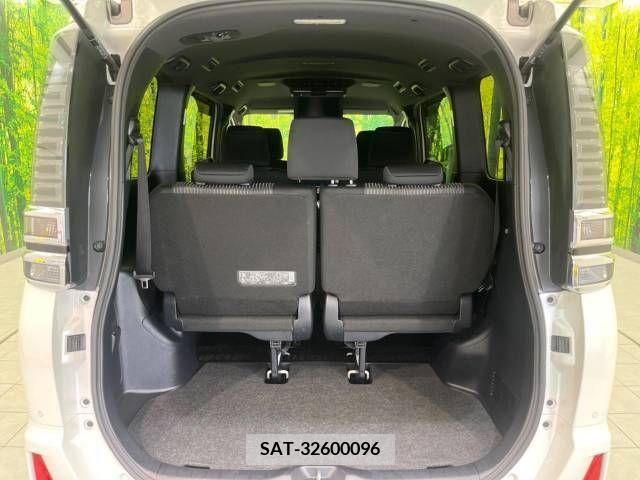 Toyota VOXY 2019-11 394964-11