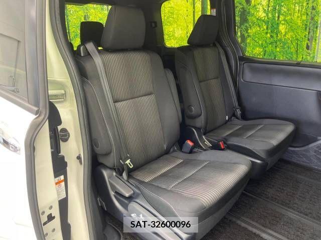 Toyota VOXY 2019-11 394964-9