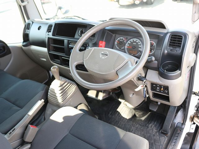Nissan ATLAS 2012-06 182796-2