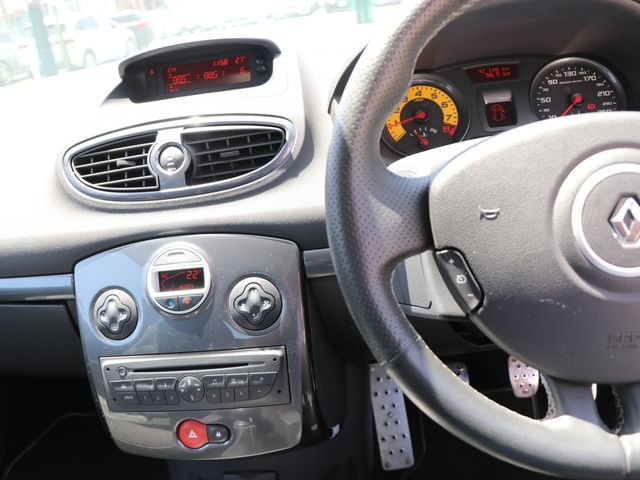 Renault LUTECIA 2011-01 3565-4