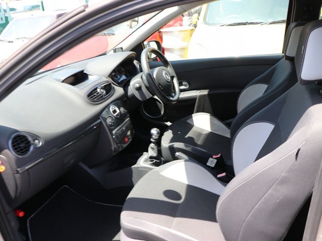 Renault LUTECIA 2011-01 3565-6