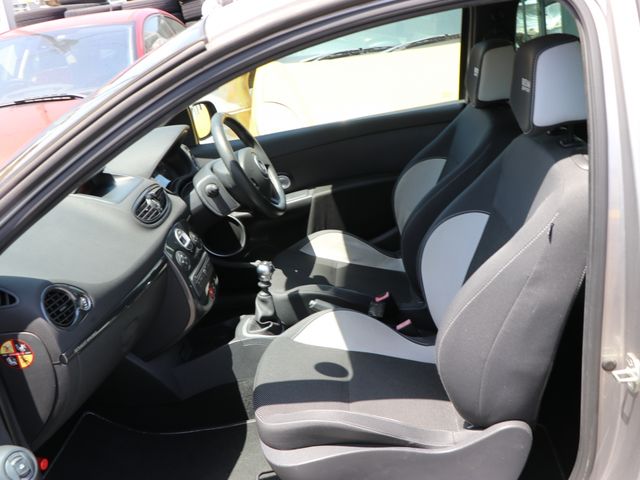 Renault LUTECIA 2011-01 3565-8