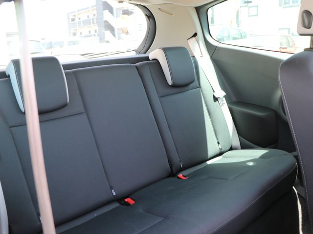 Renault LUTECIA 2011-01 3565-11