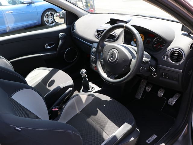 Renault LUTECIA 2011-01 3565-13