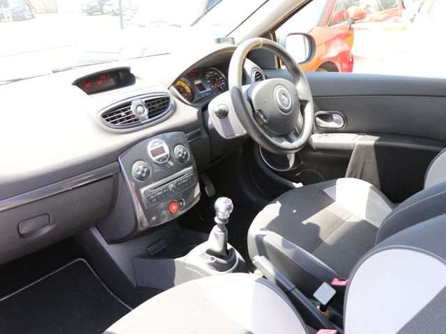 Renault LUTECIA 2011-01 3565-5