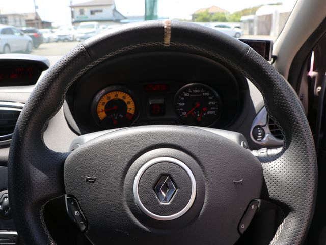 Renault LUTECIA 2011-01 3565-1