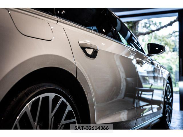 Audi S8 2021-04 237110-9