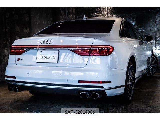 Audi S8 2021-04 237110-2