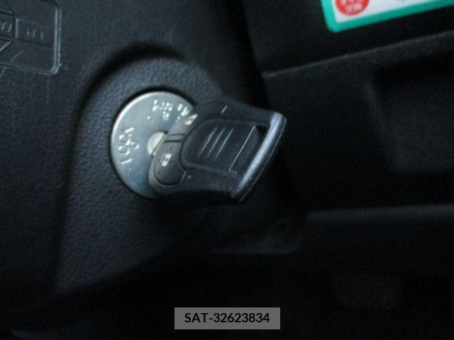Nissan MARCH 2017-03 207737-16