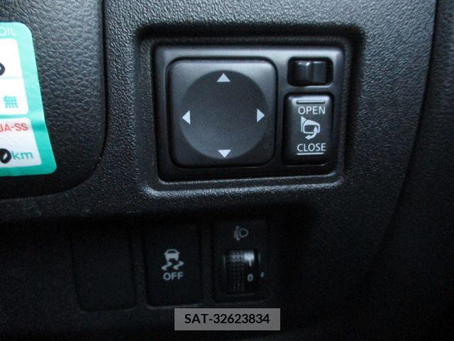 Nissan MARCH 2017-03 207737-17