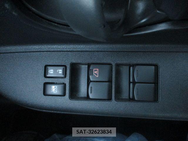 Nissan MARCH 2017-03 207737-18