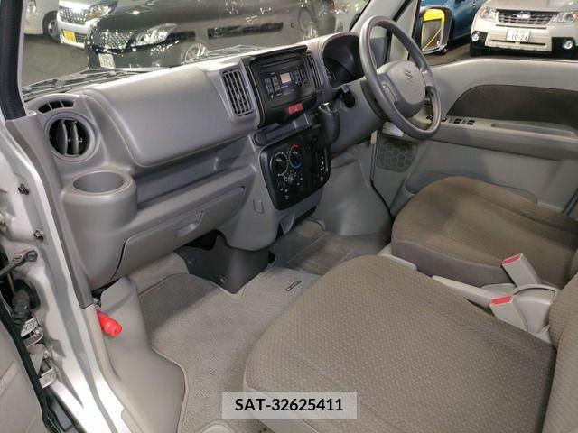 Suzuki EVERY 2016-05 297431-11