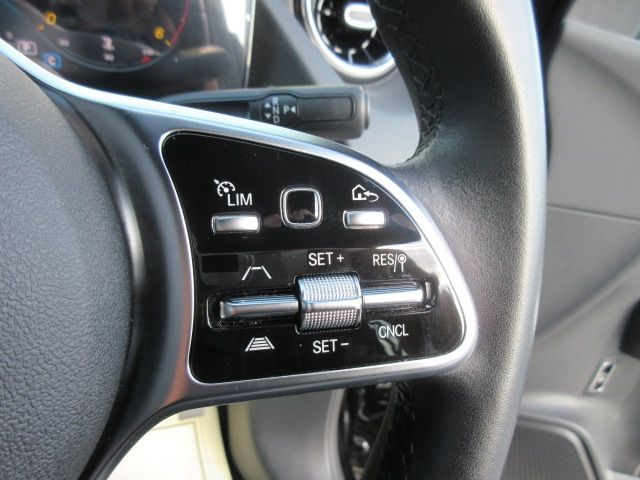 Mercedes Benz GLA-CLASS 2020-10 23084-14